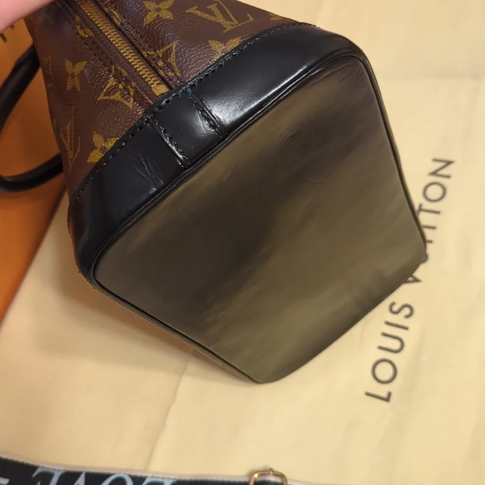 Louis Vuitton Alma Bag🔥🔥🔥 - Picture 5 of 14